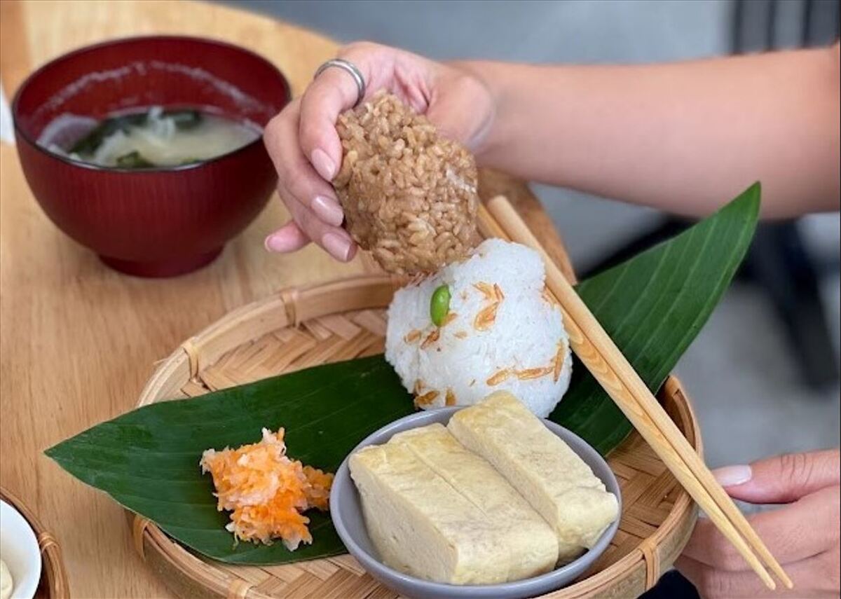 ONIGIRI CAFE NGON