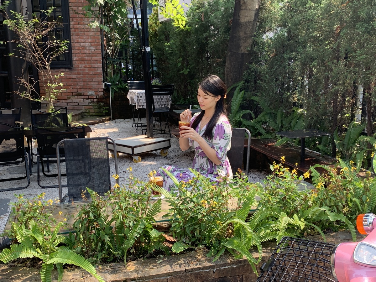 お庭のスペースは木陰もあり日中でもとても気持ちが良い空間