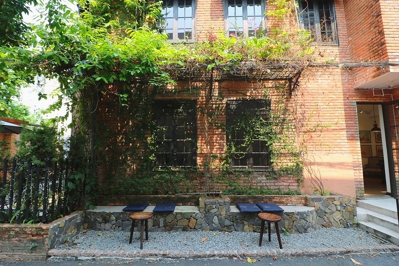 テラス席は２席のみでプライベート感が感じられる