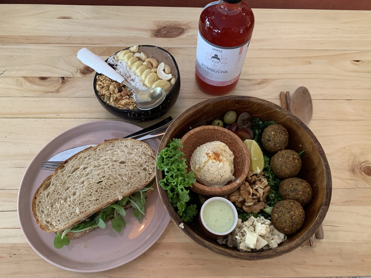 大人気のランチメニュー・ファラフェラボウル100,000VND