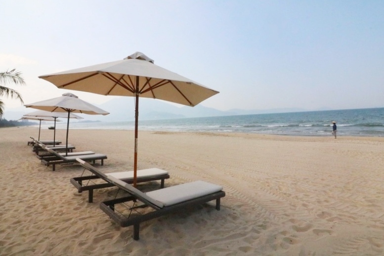 隣接するビーチで遊ぶことも可能