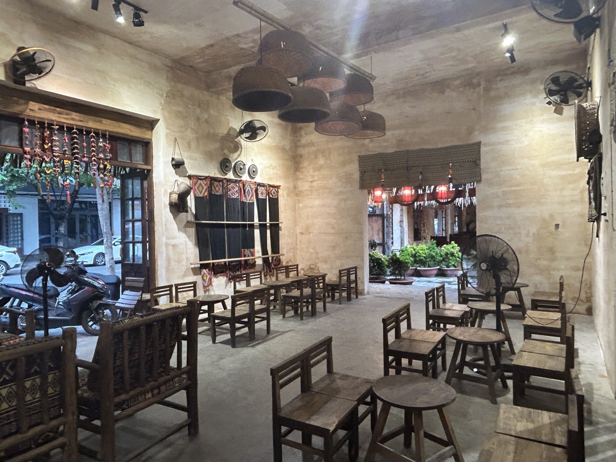 中は超巨大で席数はなんと400席以上の大型店舗