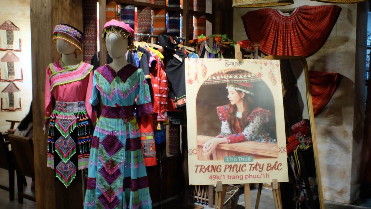 少数民族の衣装を借りることができるレアなサービスを提供しています