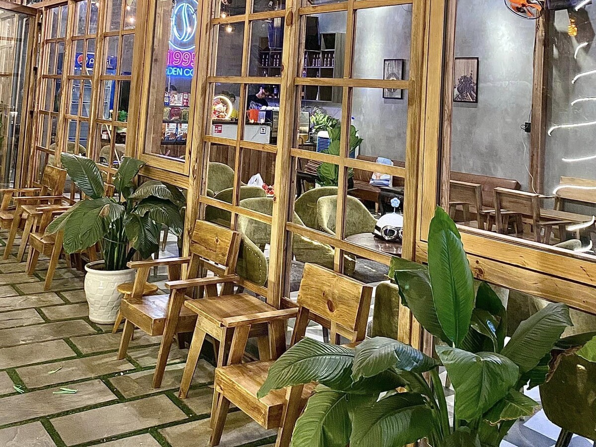 1995 Garden Coffee (モットチンチンナムガーデンカフェ)