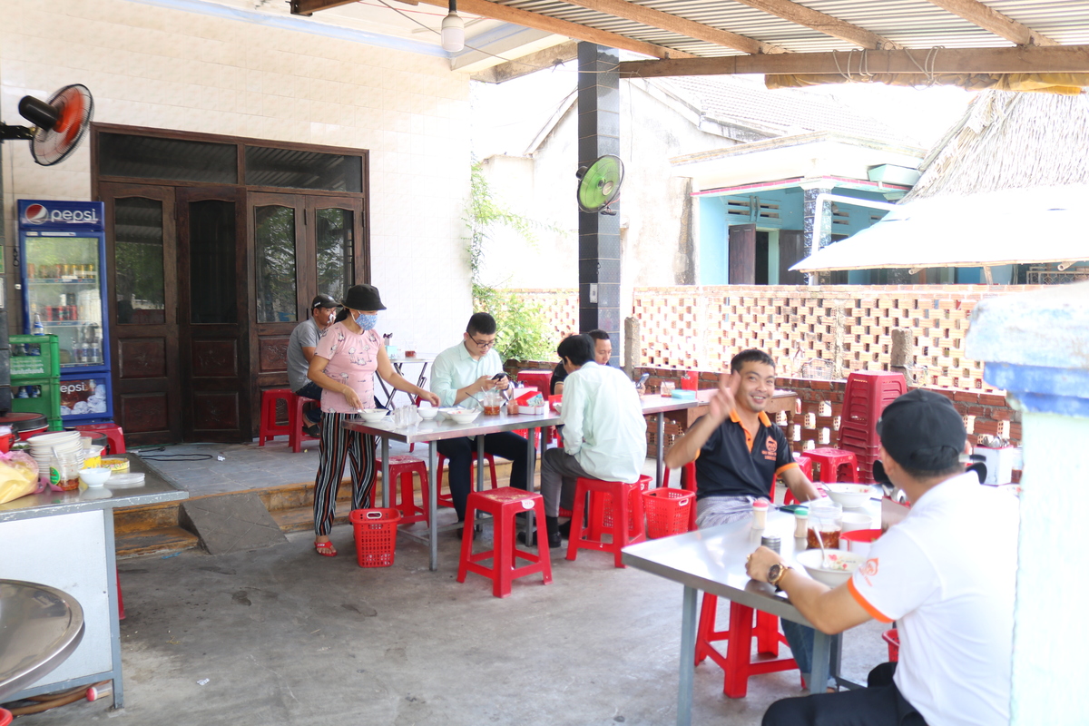 Cháo nghêu Cô Gió