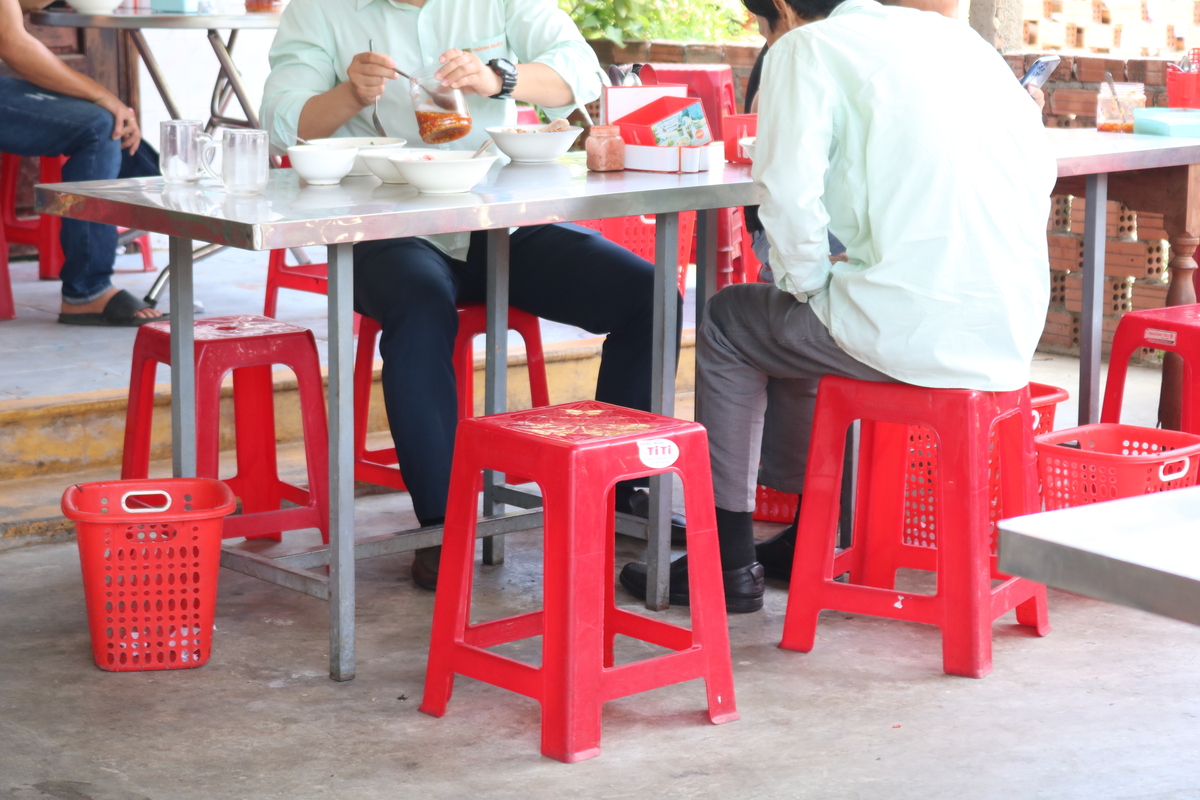 Cháo nghêu Cô Gió