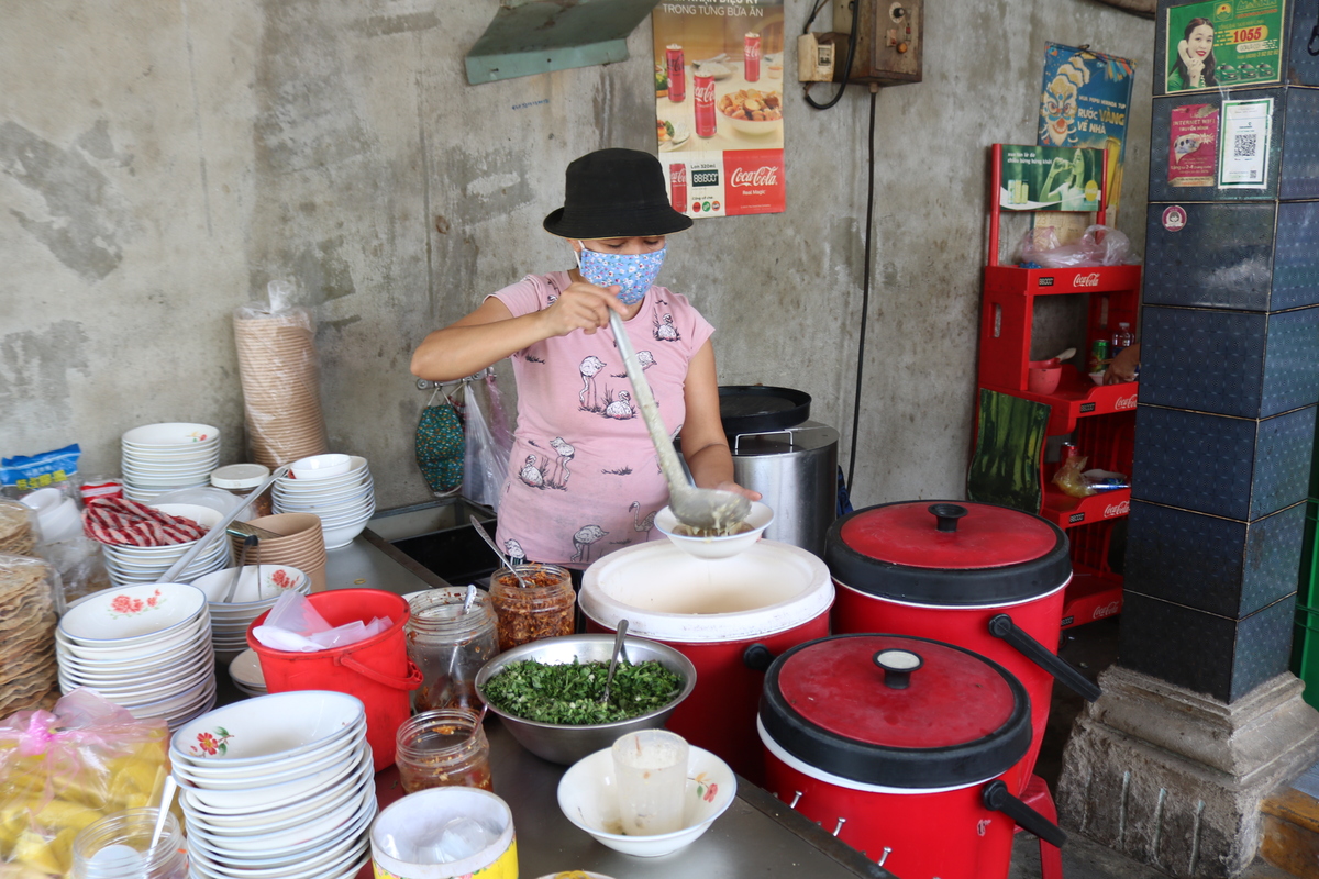 Cháo nghêu Cô Gió