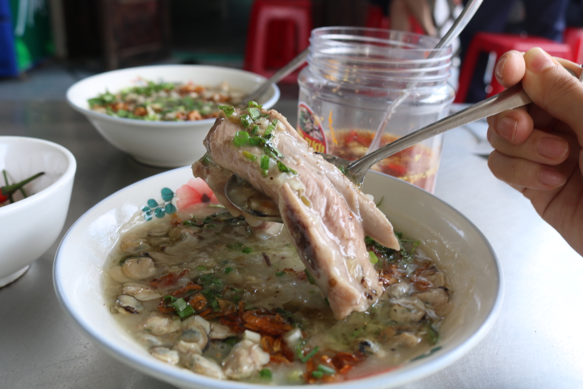 Cháo nghêu Cô Gió