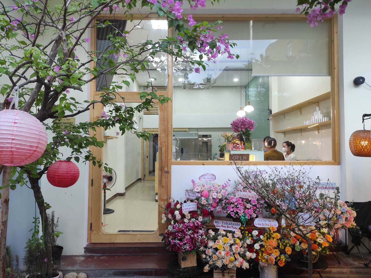 MOMO BAKERY (モモベーカリー)