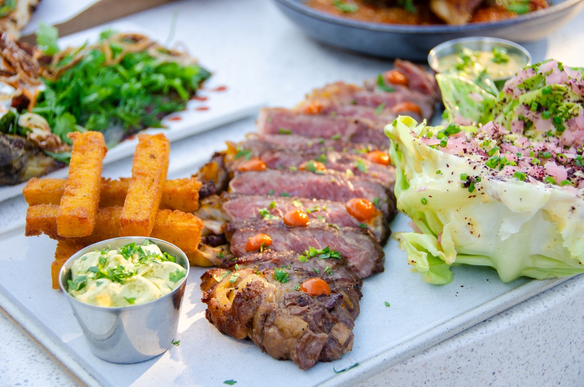 ニューオリエンタルホテルの屋上に位置するThe gypsy(ザ・ジプシー)