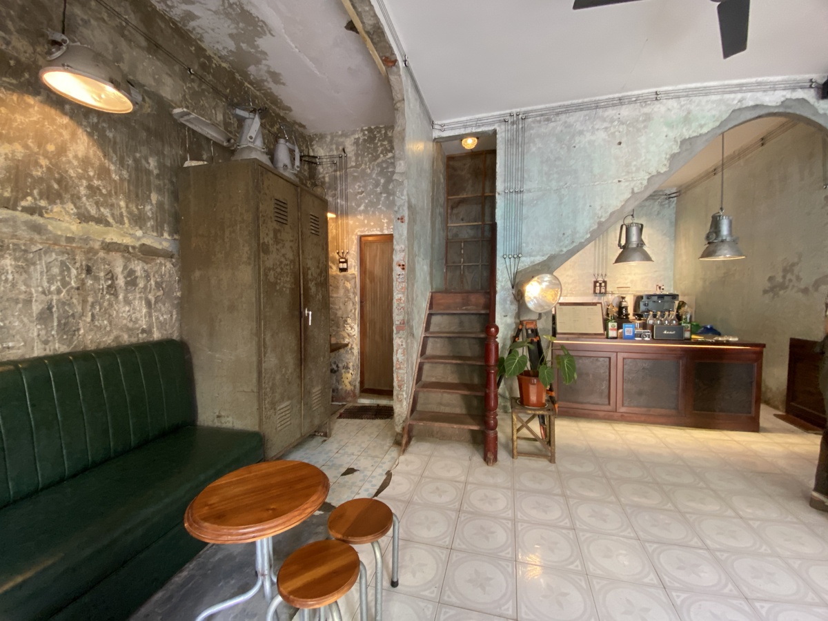 オーダーは１階レジでしてから席に行くシステム