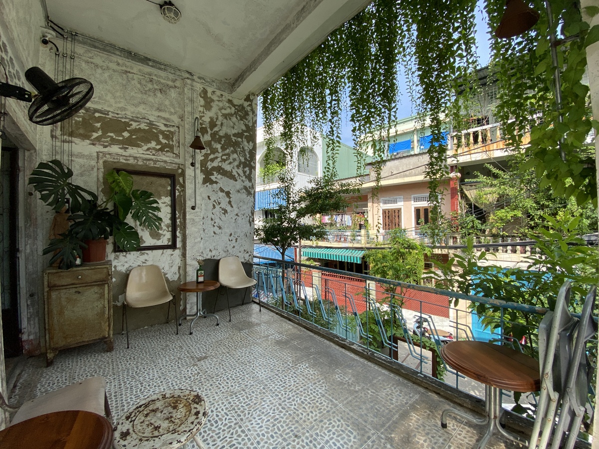 正面バルコニーからのビュー