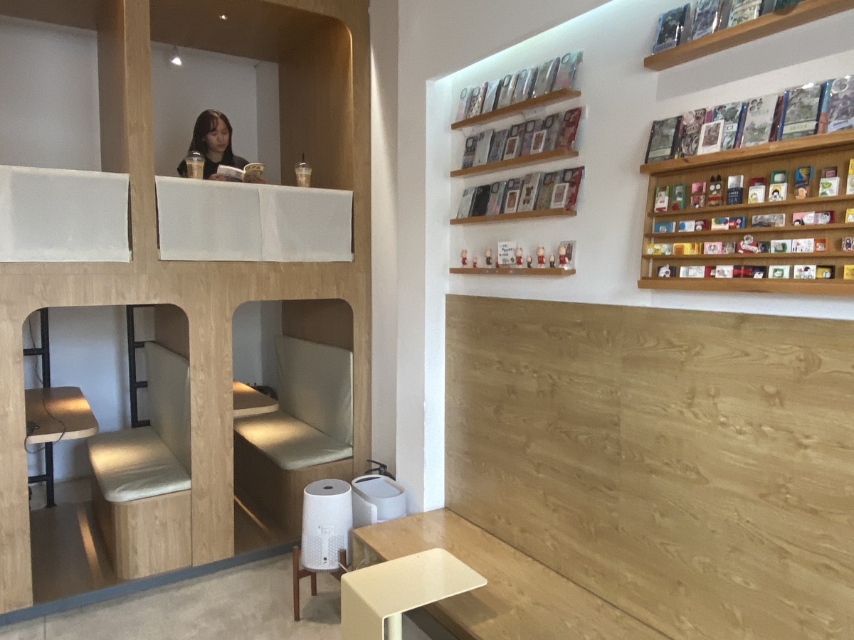 ドリンクの他に食べ物も豊富なのでついつい長居をしてしまいそう