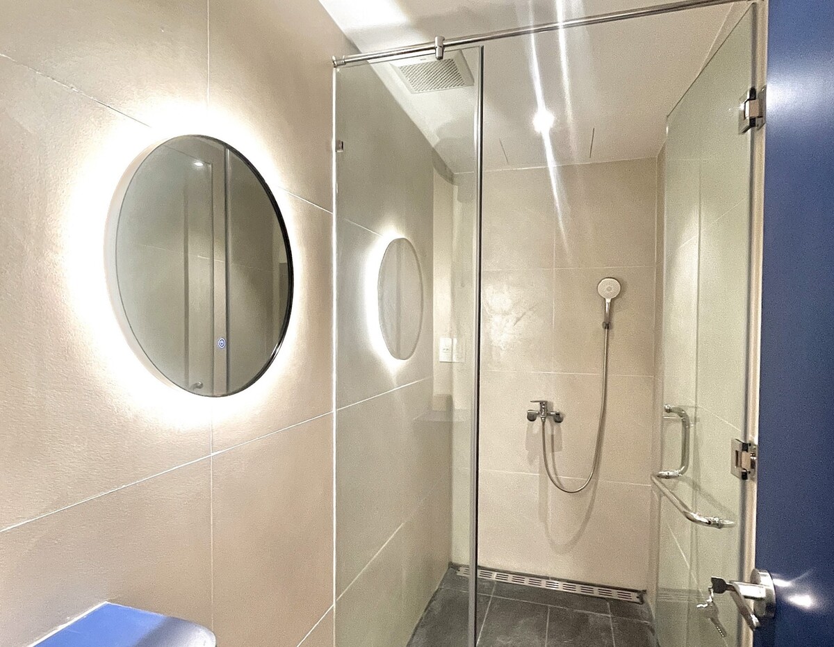 シャワーエリアのみ二階にあります