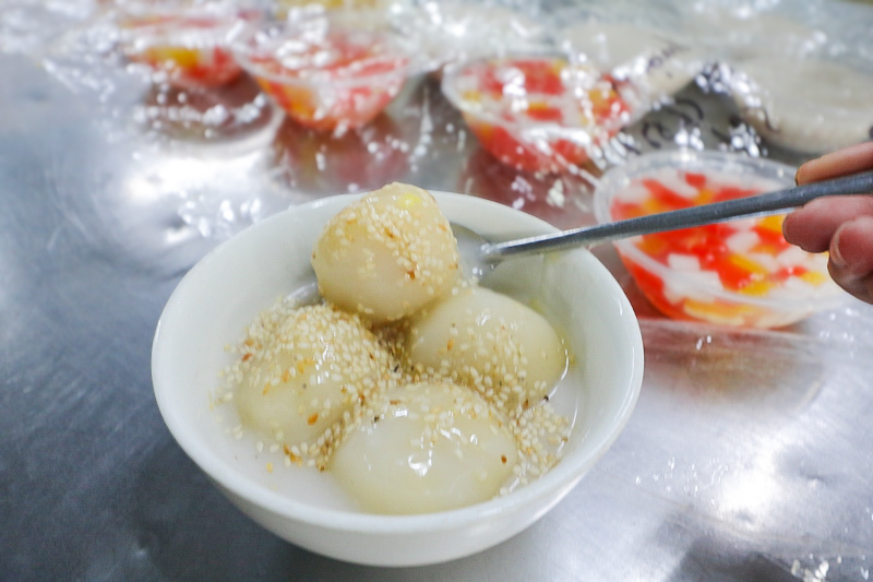 身体の中から温まる!もちもち団子のチェー「Chè trôi nước(チェーチョイヌオック)」