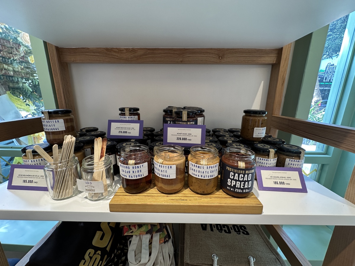 カカオスプレッドなどもすべて試食可能♪価格は約200,000VND～300,000VNDです