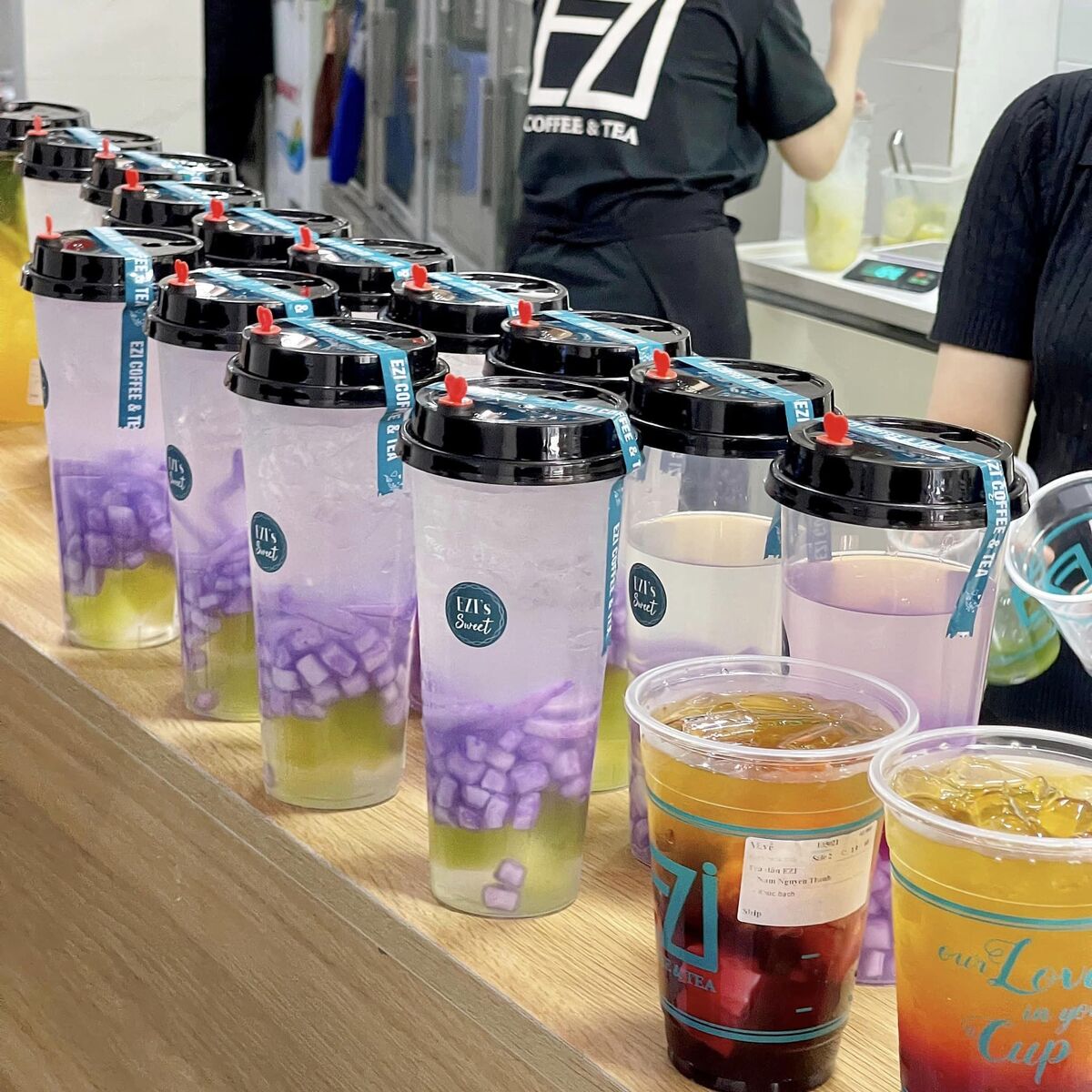 EZI Coffee &amp; Tea Shop(イジカフェアンドティショップ)