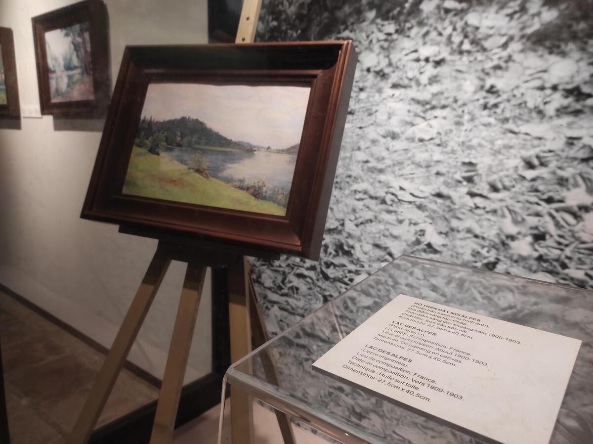 印象派の絵画に影響され自身もそのスタイルの絵を多数制作している。