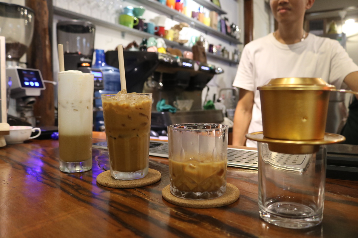 ベトナムコーヒーも各種取り揃えており、色んな種類を飲み比べてみるのも面白い