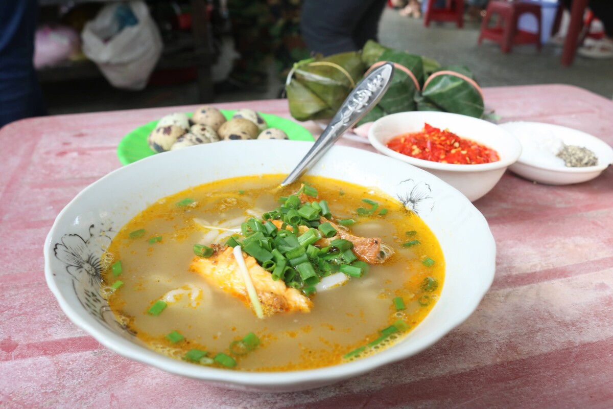 Bánh Canh Cá Lóc Dì Hương (バイン カイン カーロック ジフオン)