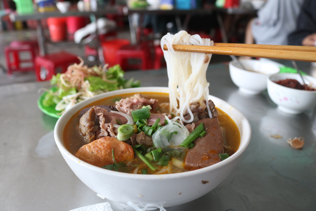 Bún Bò Huế Bà Tuyết (ブンボ―バートゥエット)