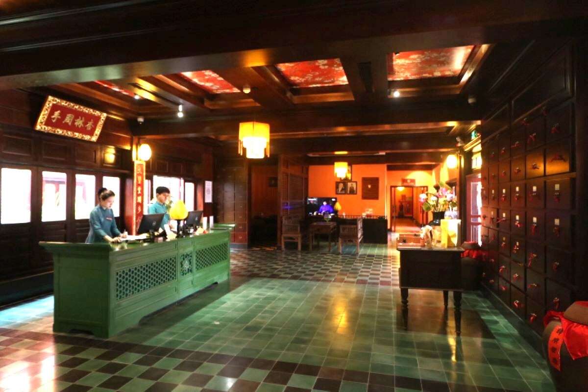 西洋人をはじめとしアジア系のお客様にもフエらしい雰囲気が好評。