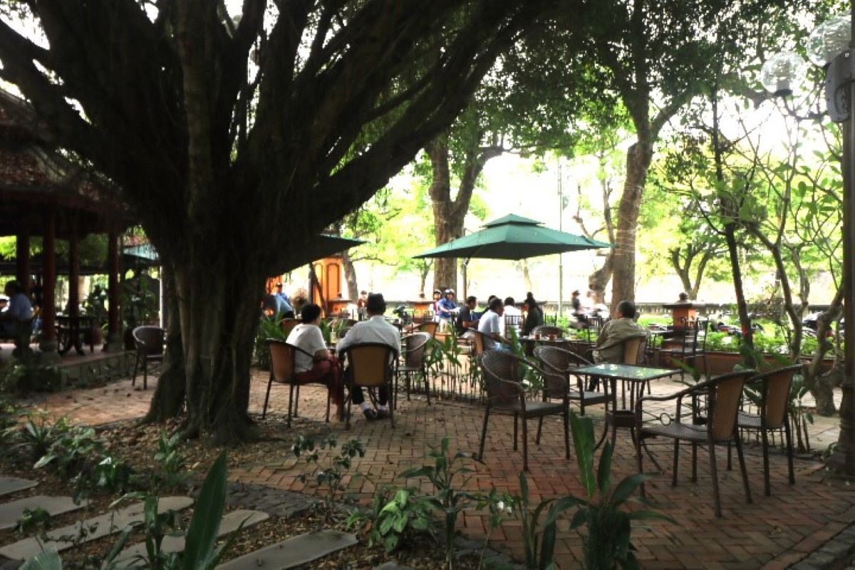 王宮のすぐ真横にあるカフェエリア