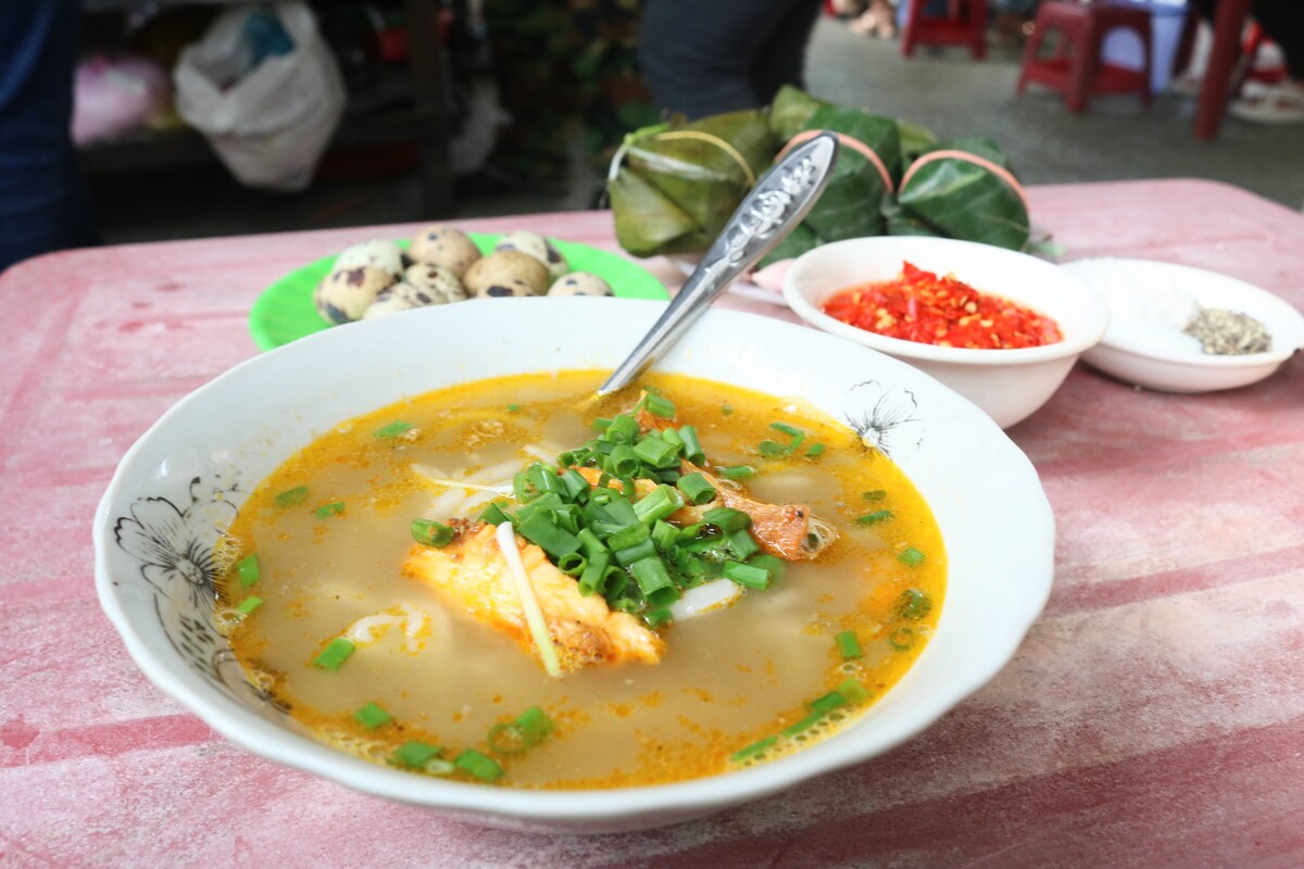 Bánh Canh Cá Lóc Dì Hương(バインカン・カーロック・ジフオン)