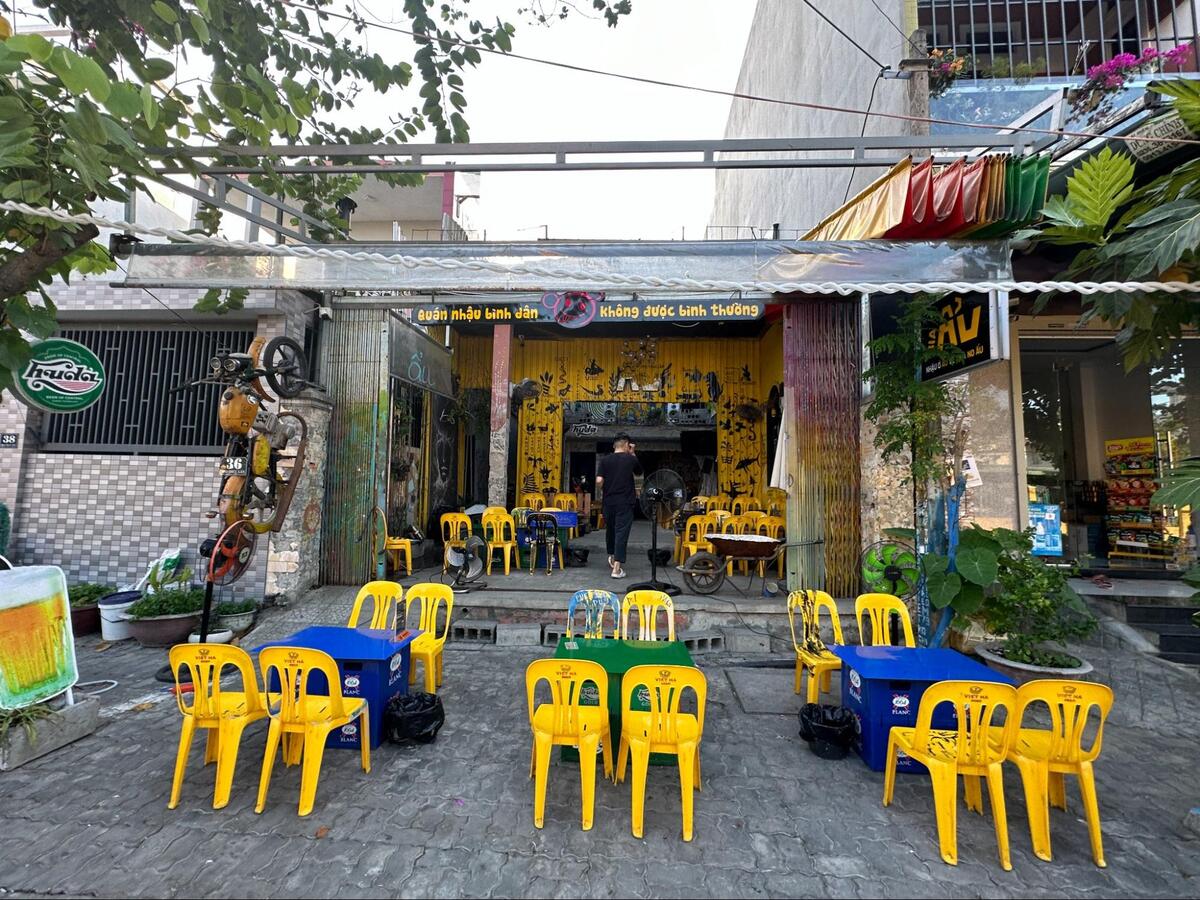 今回持ち帰りしたのは若者にも人気のオシャレ居酒屋「Bia Ẩu(住所：36 Mai Thúc Lân, Bắc Mỹ Phú)」