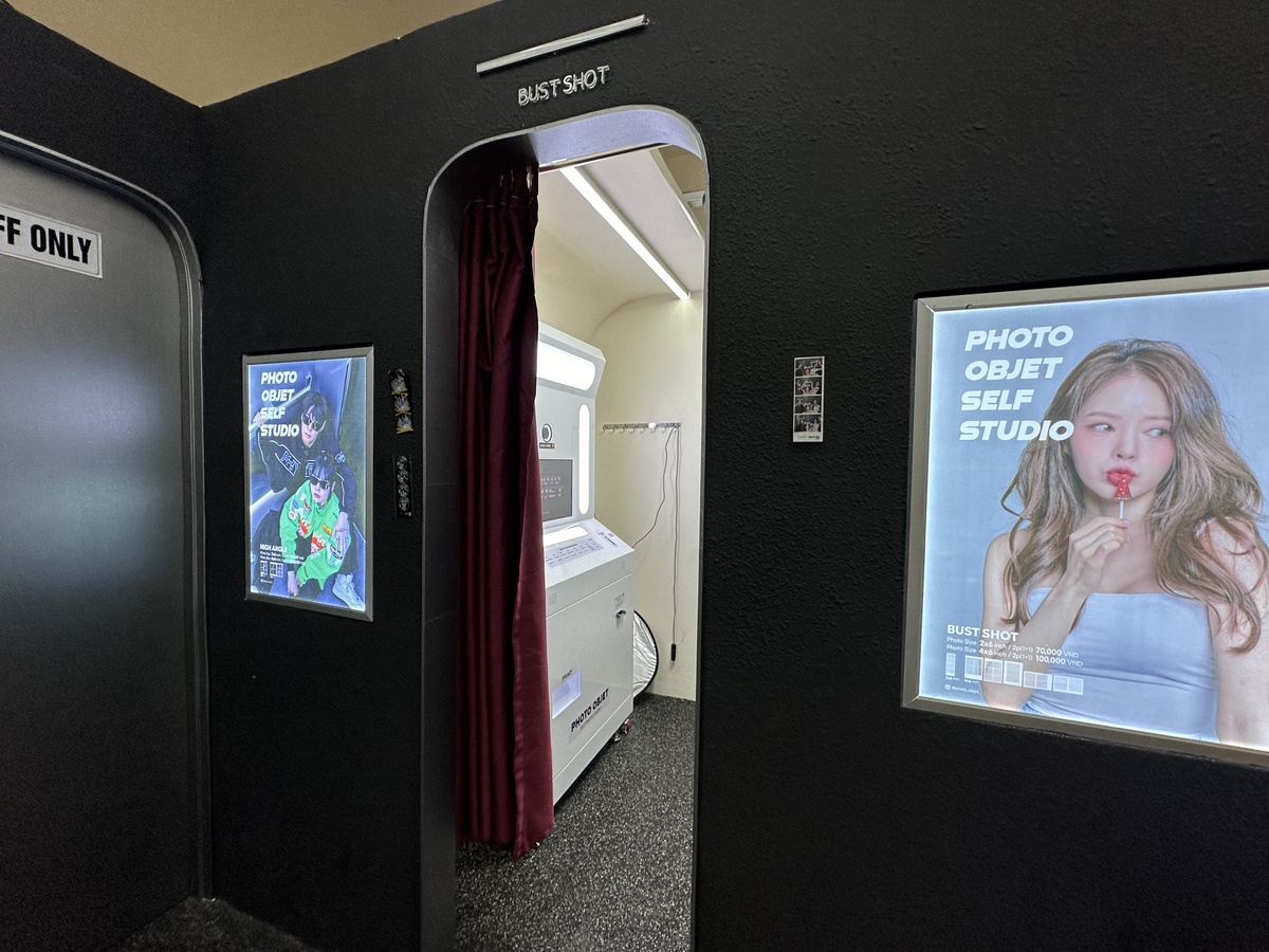 一般的な撮影ブースは２つ設けられています。