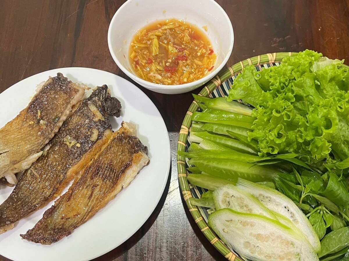 ダナンの地元料理♪エイの揚げ物「Ca duoi chien nuoc mam」のレシピ