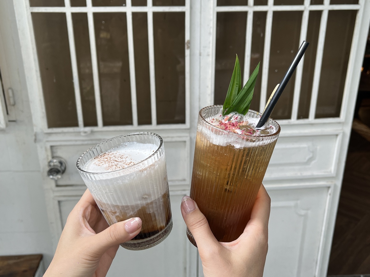 塩コーヒーとライチティー、お茶は少し甘めだったので甘さ控えめで注文してもいいかもしれません。