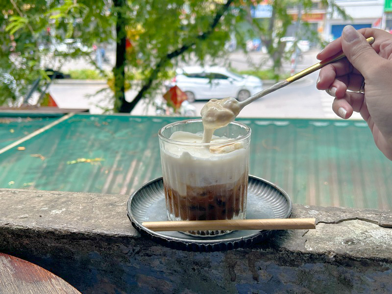こちらの塩コーヒーはもったりした塩味のきいたフォームが美味!デザート感覚で頂けます。
