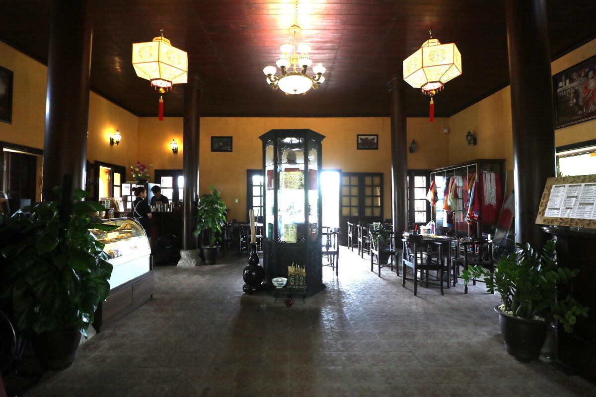 店内のレジでオーダーする形のお店です。