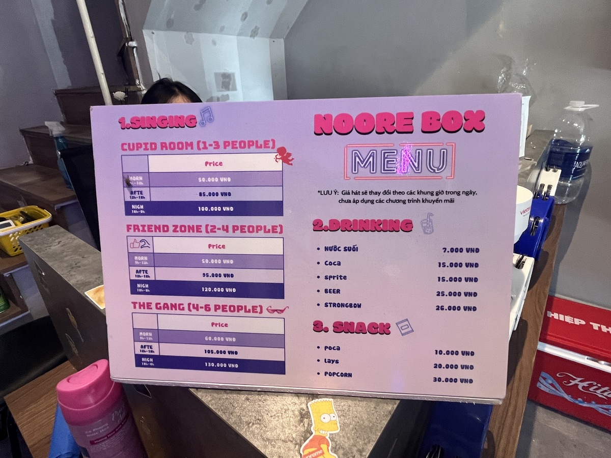 カラオケの料金は人数と時間帯によって変わりますが、１時間50,000VND～130,000VNDの価格でご利用いただけます。