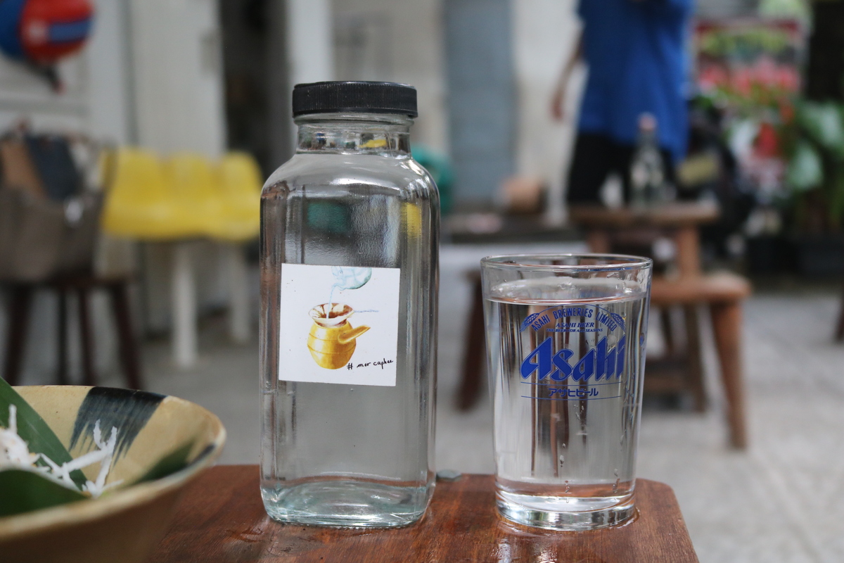 無料のお水はアサヒビールのグラスで頂きました。