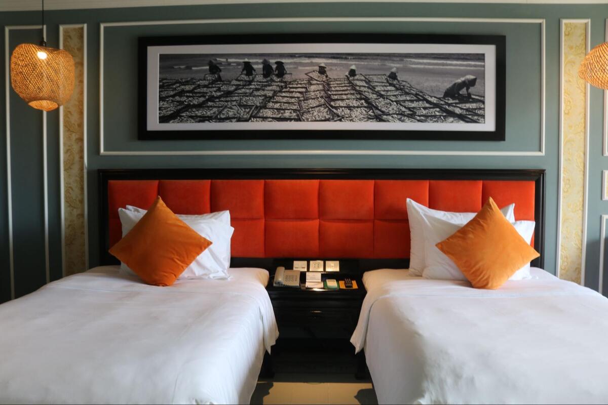 デラックス・プールビューバルコニー