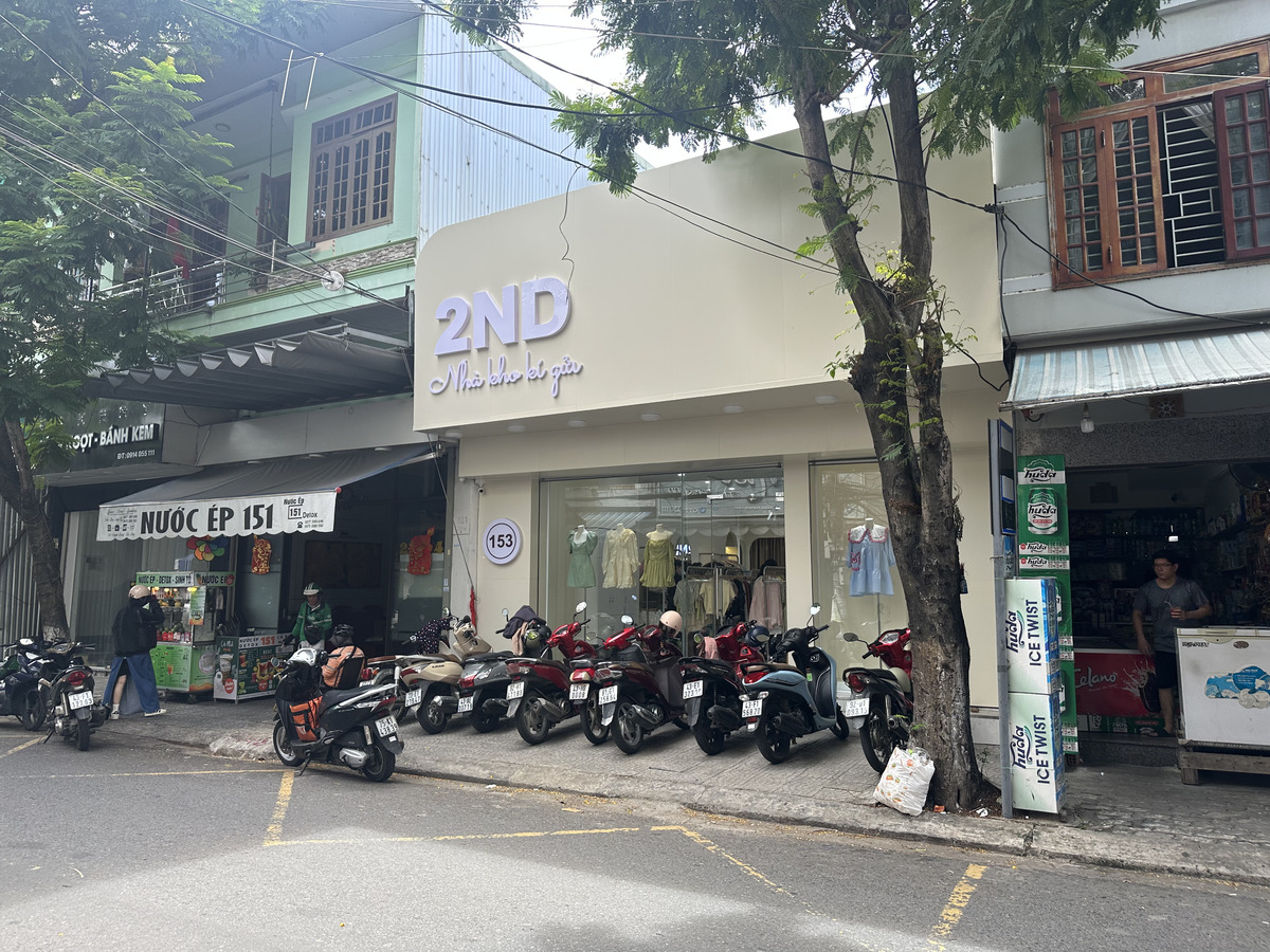 2ND‐Nhà kho kí gửi（ニャー・コー・キー・グイ）