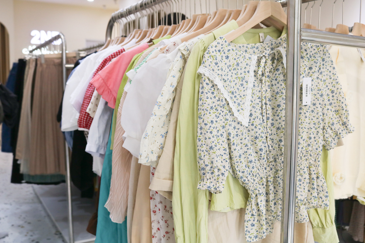 委託販売は基本的に1か月での契約なので、入れ替わりが早く新しい商品が次々と入ってくるのでお気に入りの１着が見つかるかもしれません！