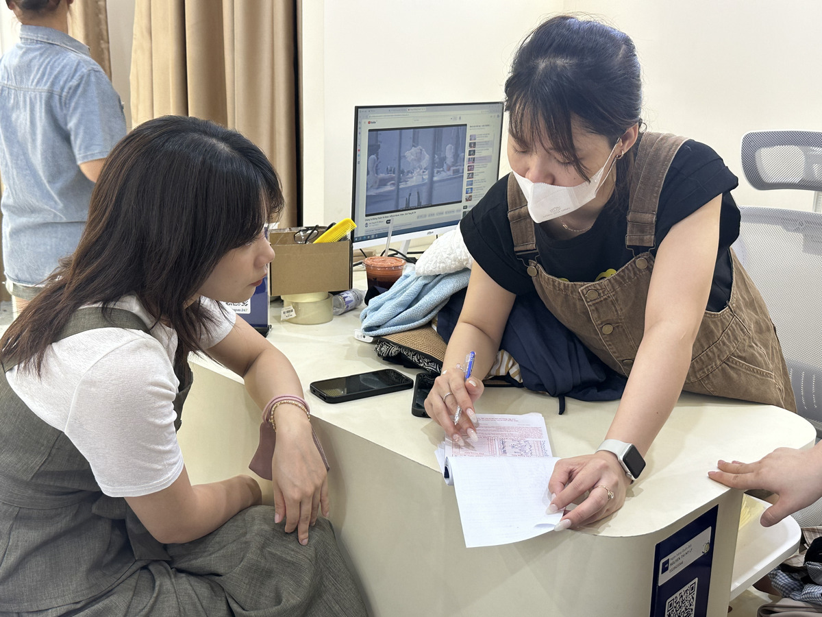 商品の価格は、まずスタッフに提案してもらいます。