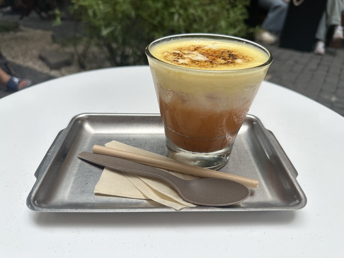 タイ風ミルクティーブリュレ：55,000VND(約330円)