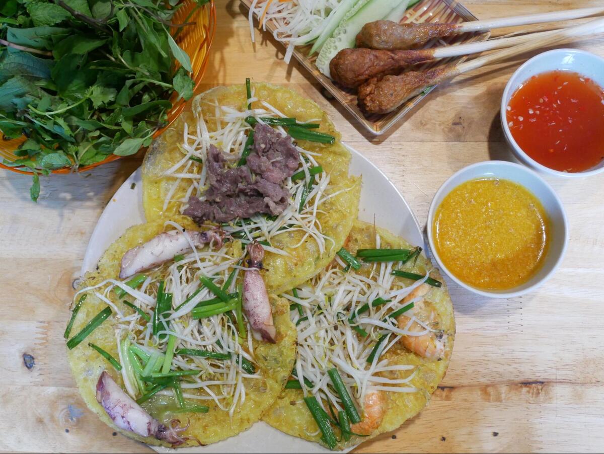 Bánh xèo tôm nhảy Cô Ba(バインセオ・トムニャイ・コーバー)