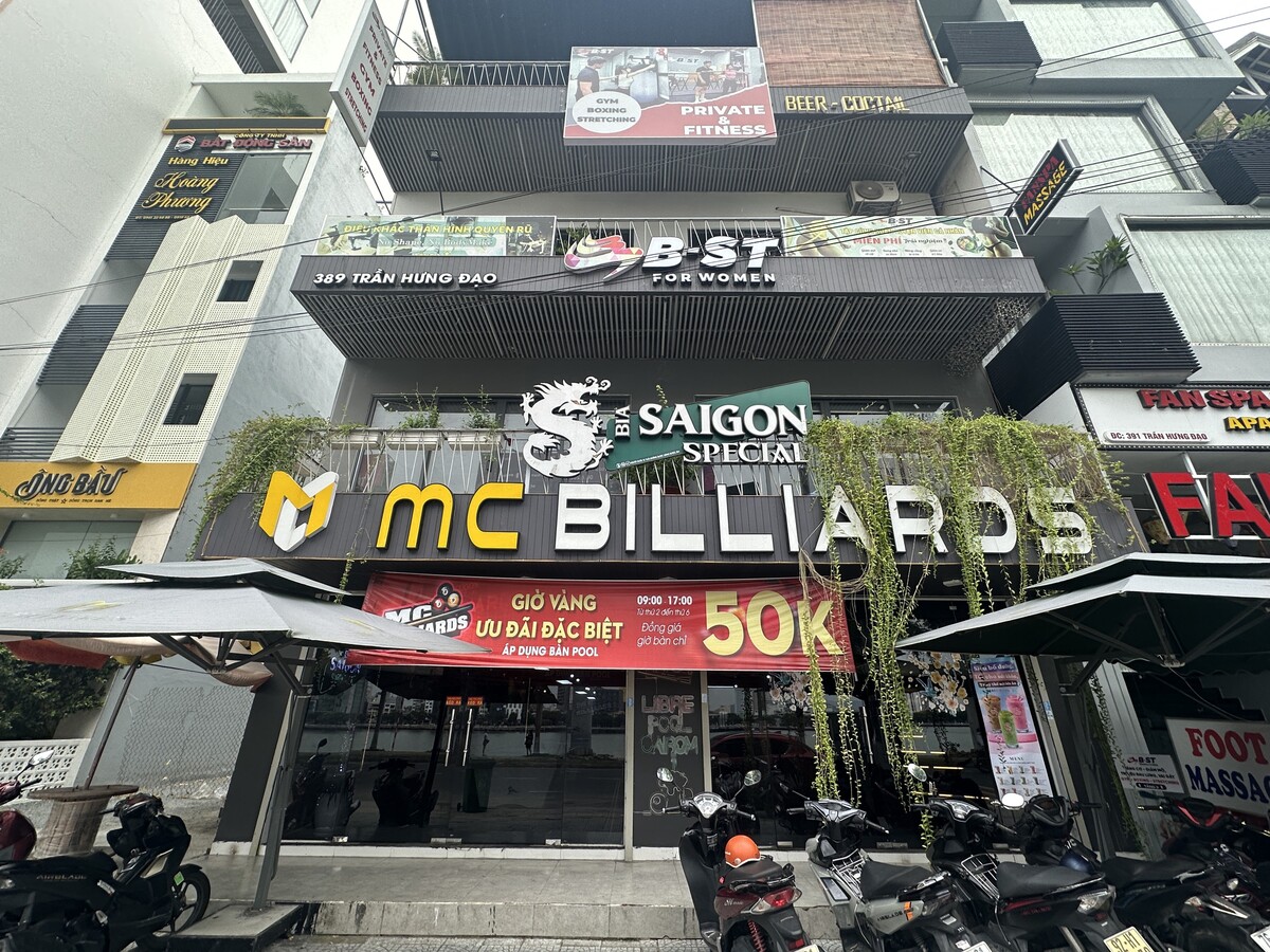 お店はハン川沿いのTran Hung Dao通りと市内中心地にあり、Wink Hotel Danang Riversideのすぐ近く、ドラゴン橋まで徒歩で10分の距離です。