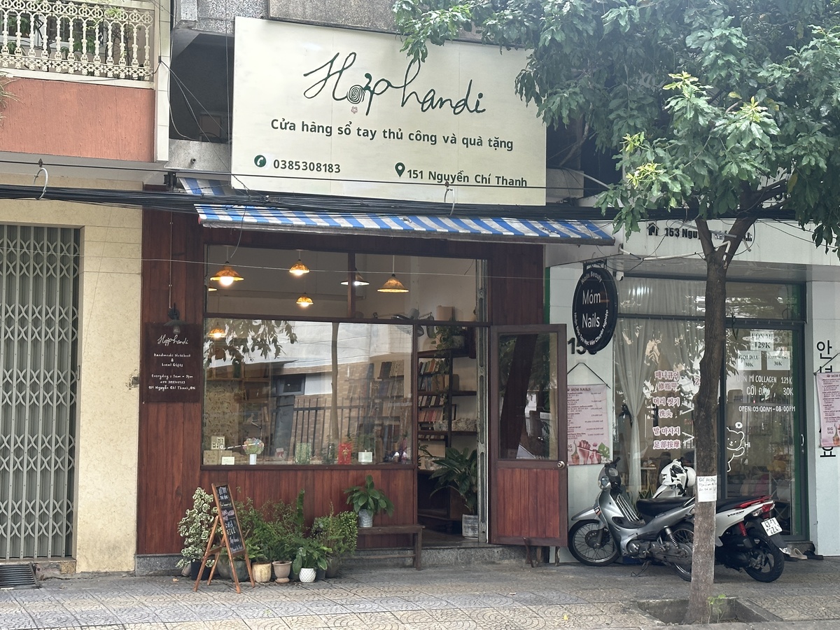 【ベトナムお土産】ダナンでオーダーメイドの刺繍小物を作ろう「Hop Handi(ホップハンディ)」