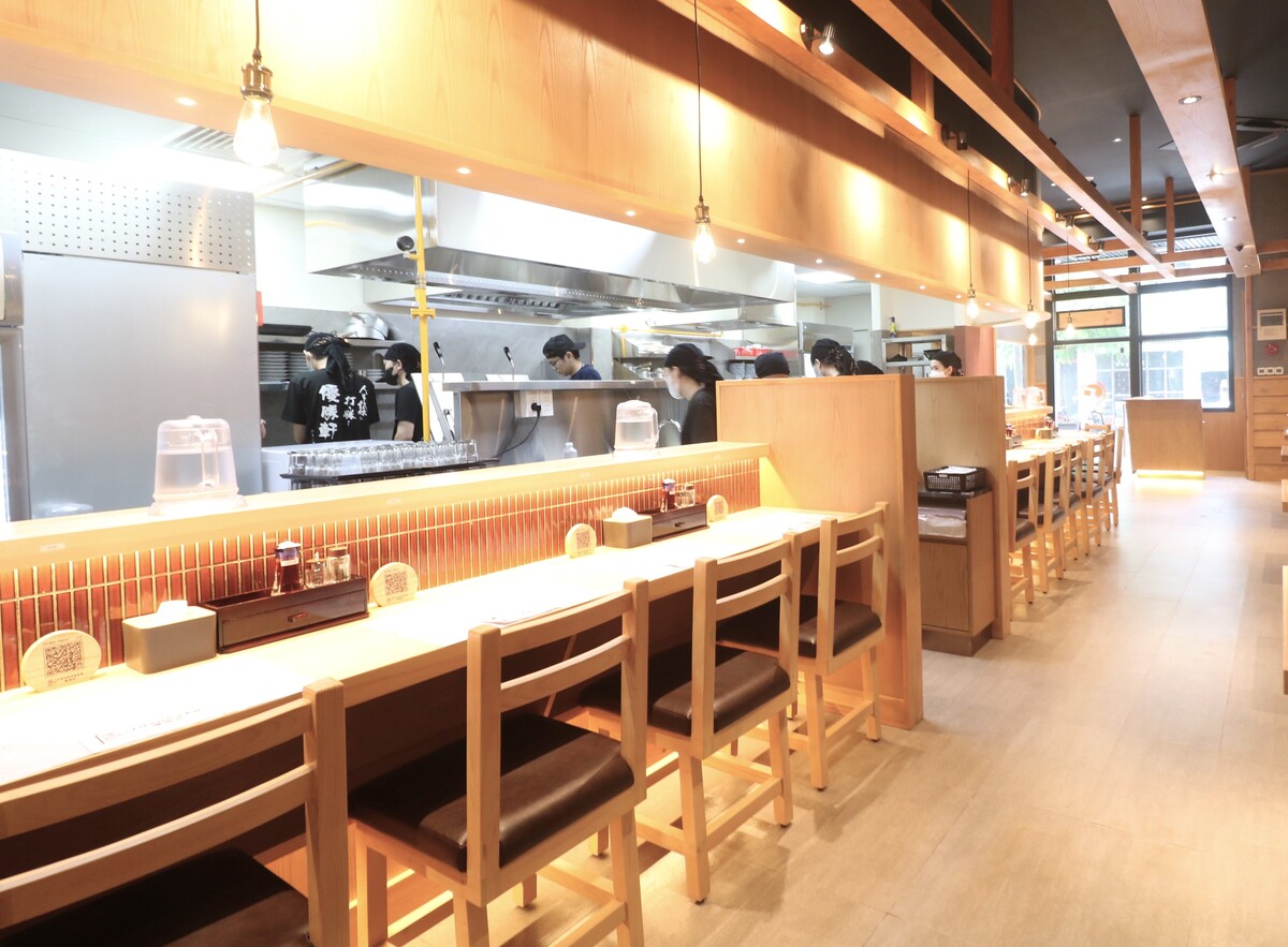 カウンター席もあり、お一人様でも気軽に食べに行くことが出来ます。