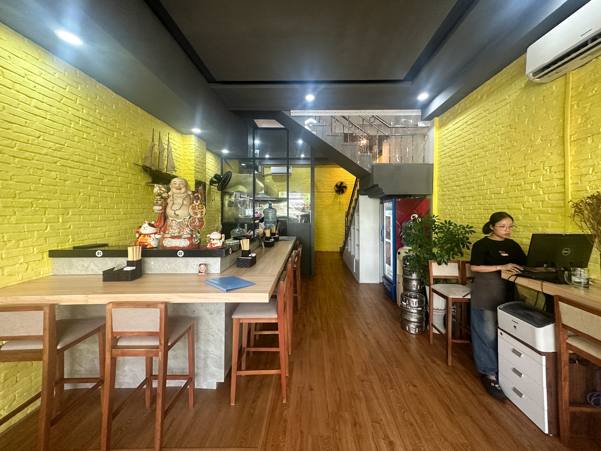 カウンター席はだいたい10席ほどあります。