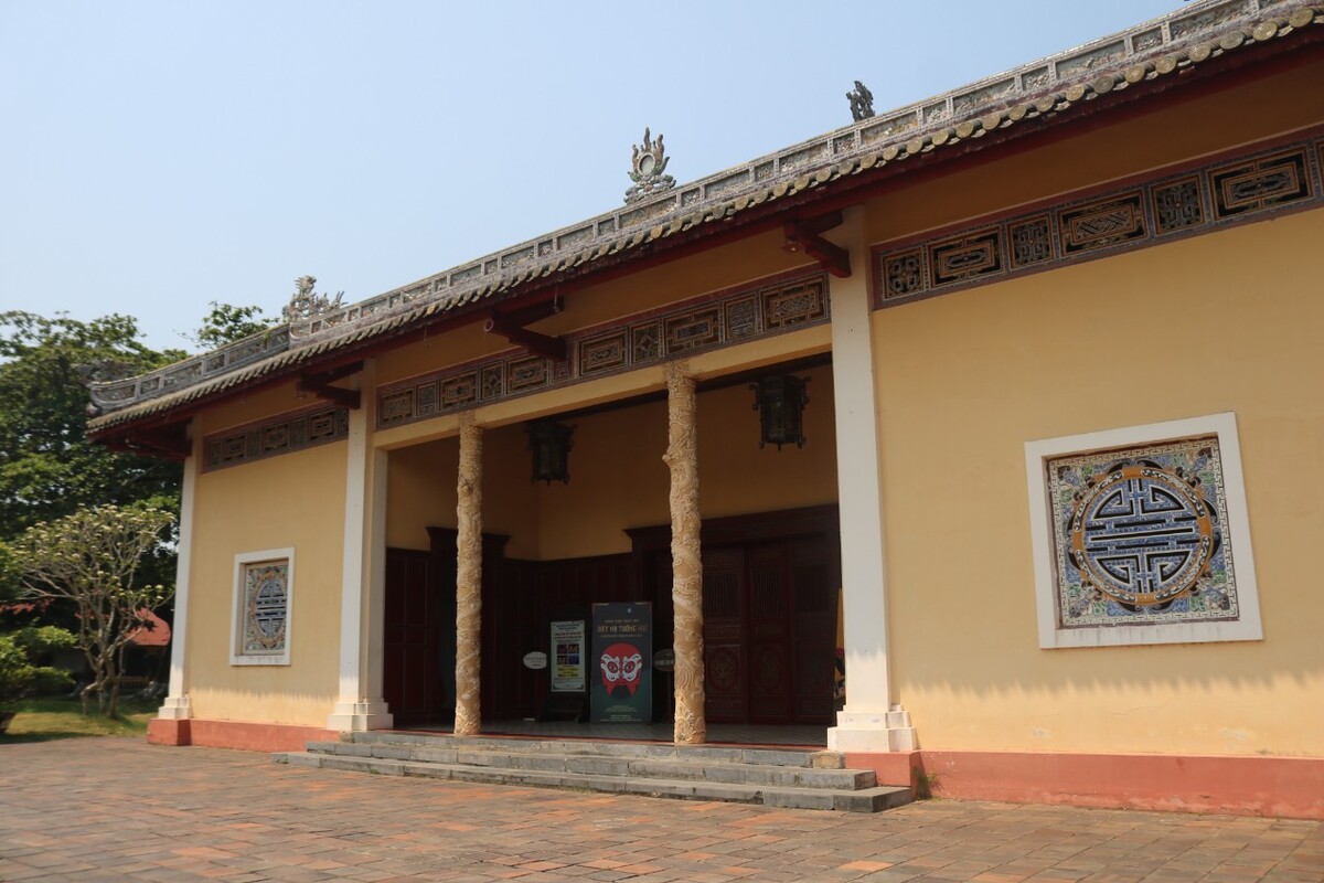 ロイヤルシアター(Nhà hát Duyệt Thị đường)