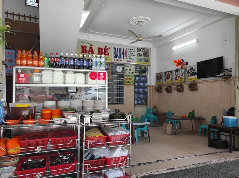 ダナンの有名店Quán Bà Bé(クアンバーベー)