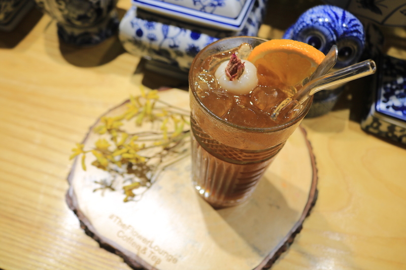 ライチティー：49,000VND 甘めですがバラの香りが鼻に抜ける糖分チャージもできる一品