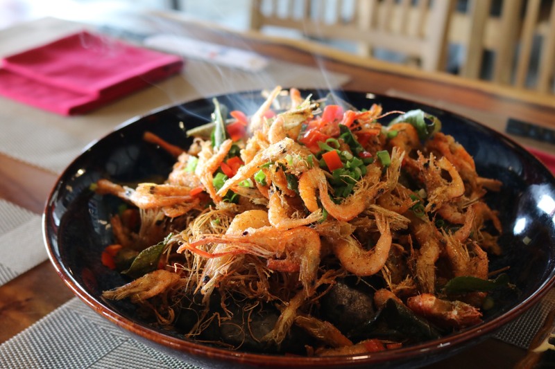 波レストラン Nami Restaurant